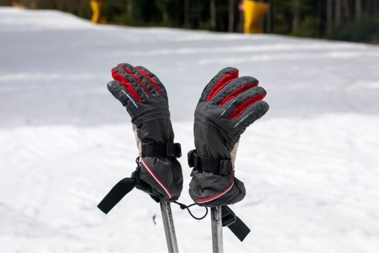 Ski gloves for the slopes.